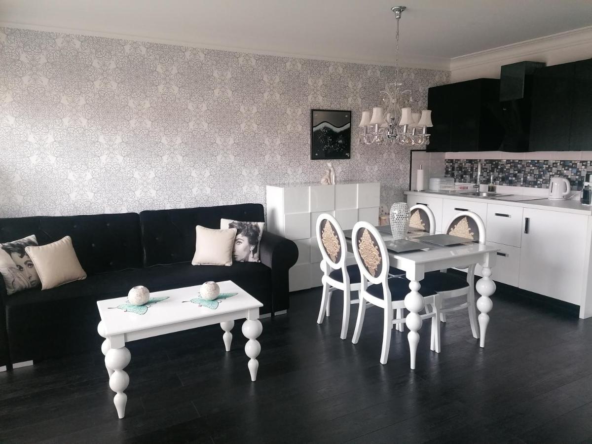 Apartamenty De Soleil Устка Екстериор снимка